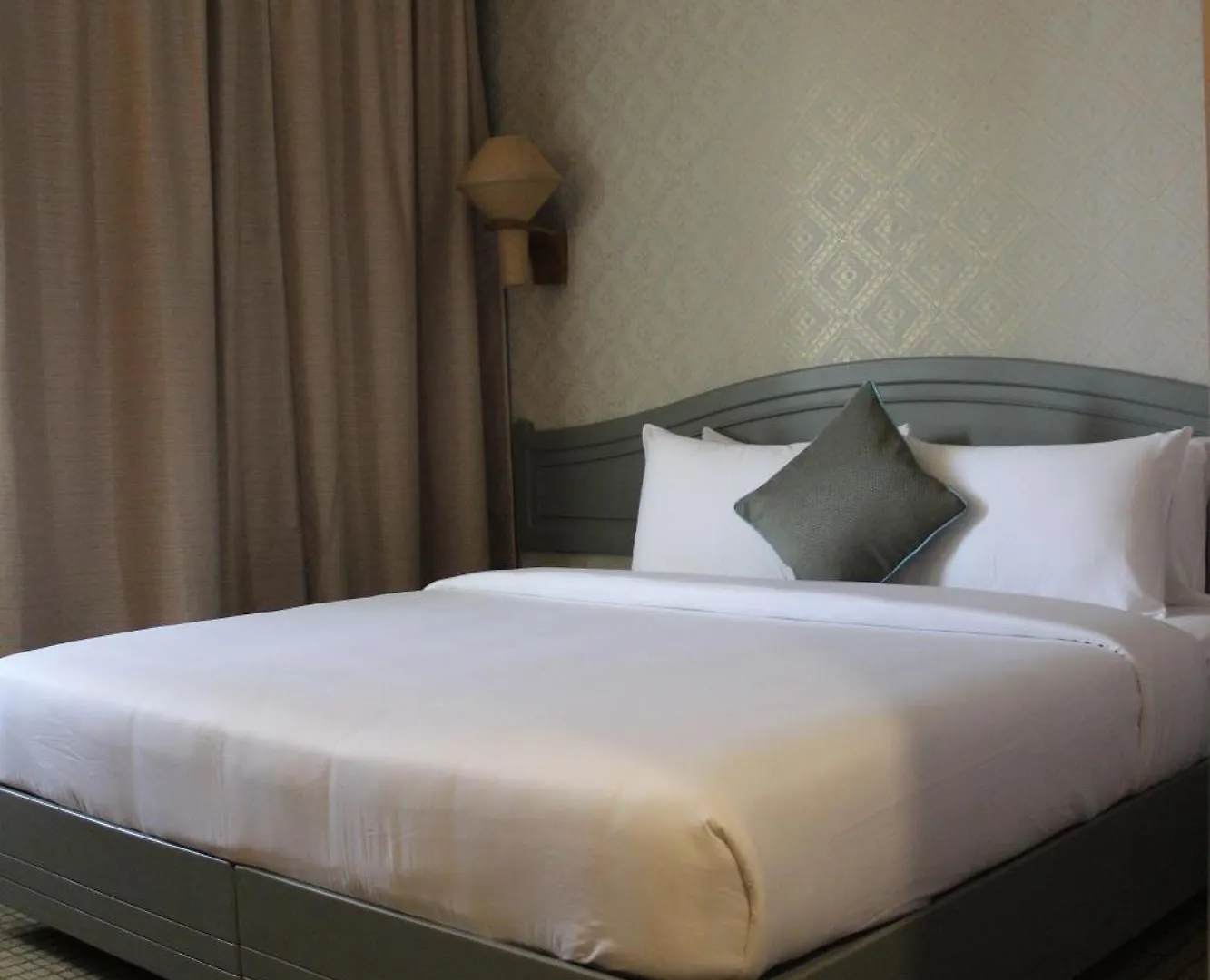 Shilton International Hotel Kochi 3*,
