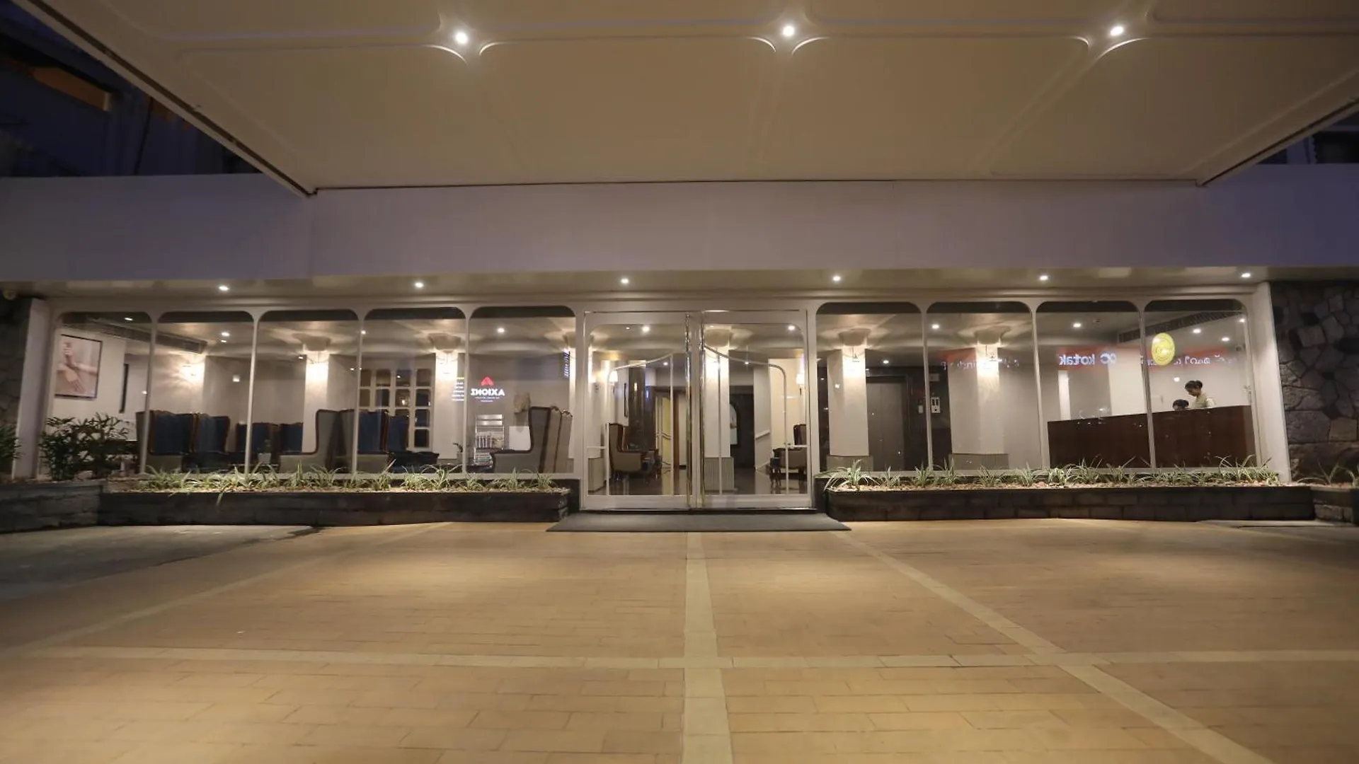 Shilton International Hotel Kochi 3*,