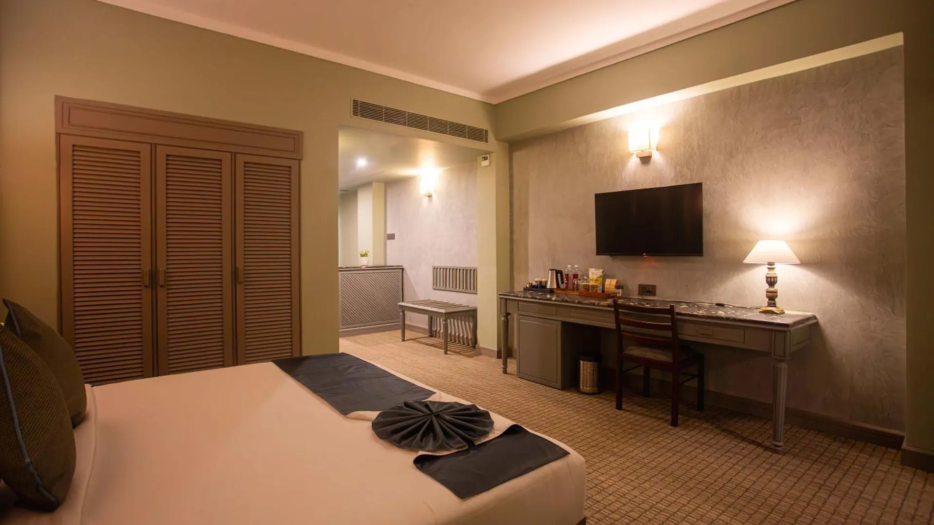 Shilton International Hotel Kochi