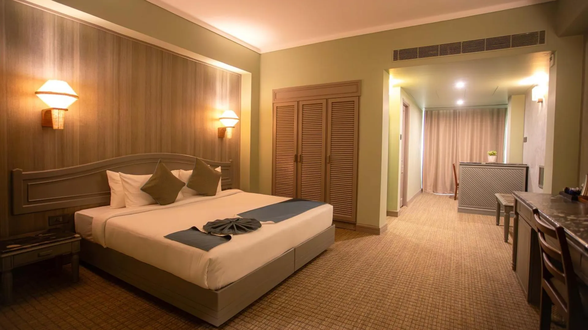 Shilton International Hotel Kochi