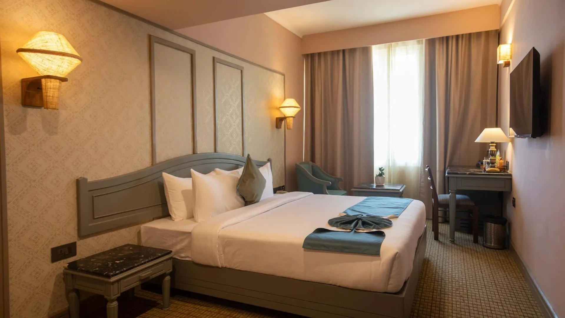 Shilton International Hotel Kochi 3*,  India